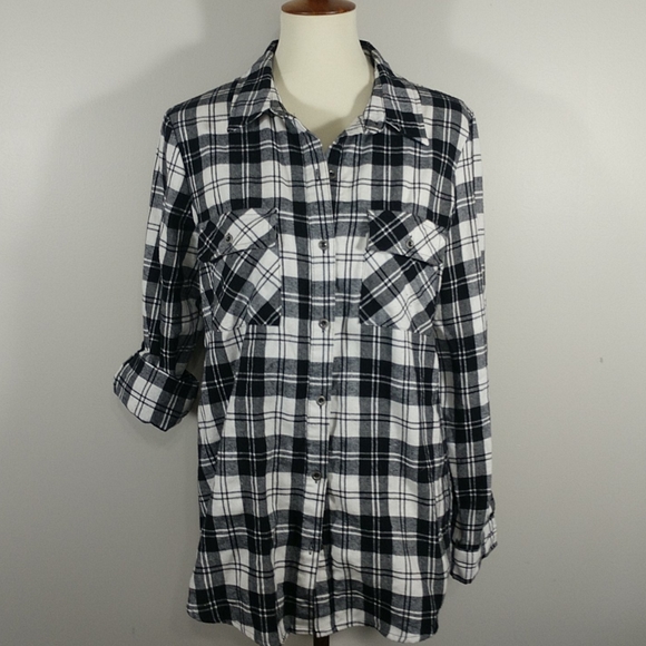 Top: Mimi Chica Long Flannel Long Sleeve Shirt - Picture 3 of 6